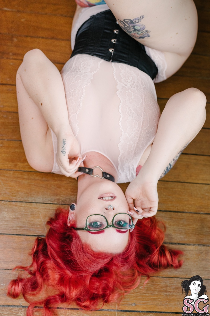 sirenn-feelinmyself-09.jpg