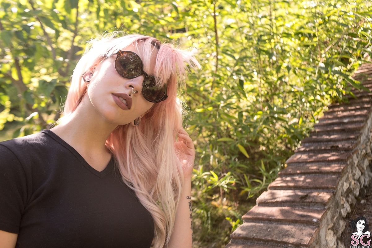 eveowl-voyeur-01.jpg