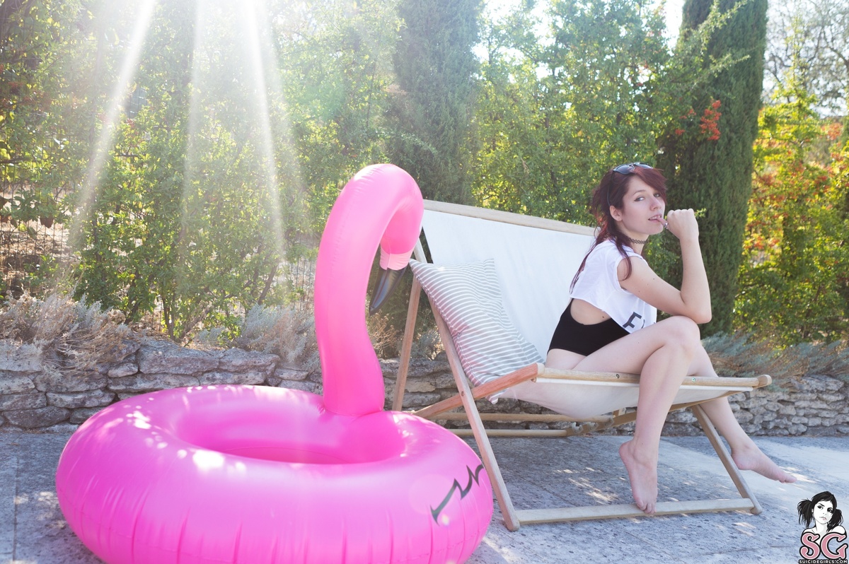 leelou-poolpartywithnigel-01.jpg