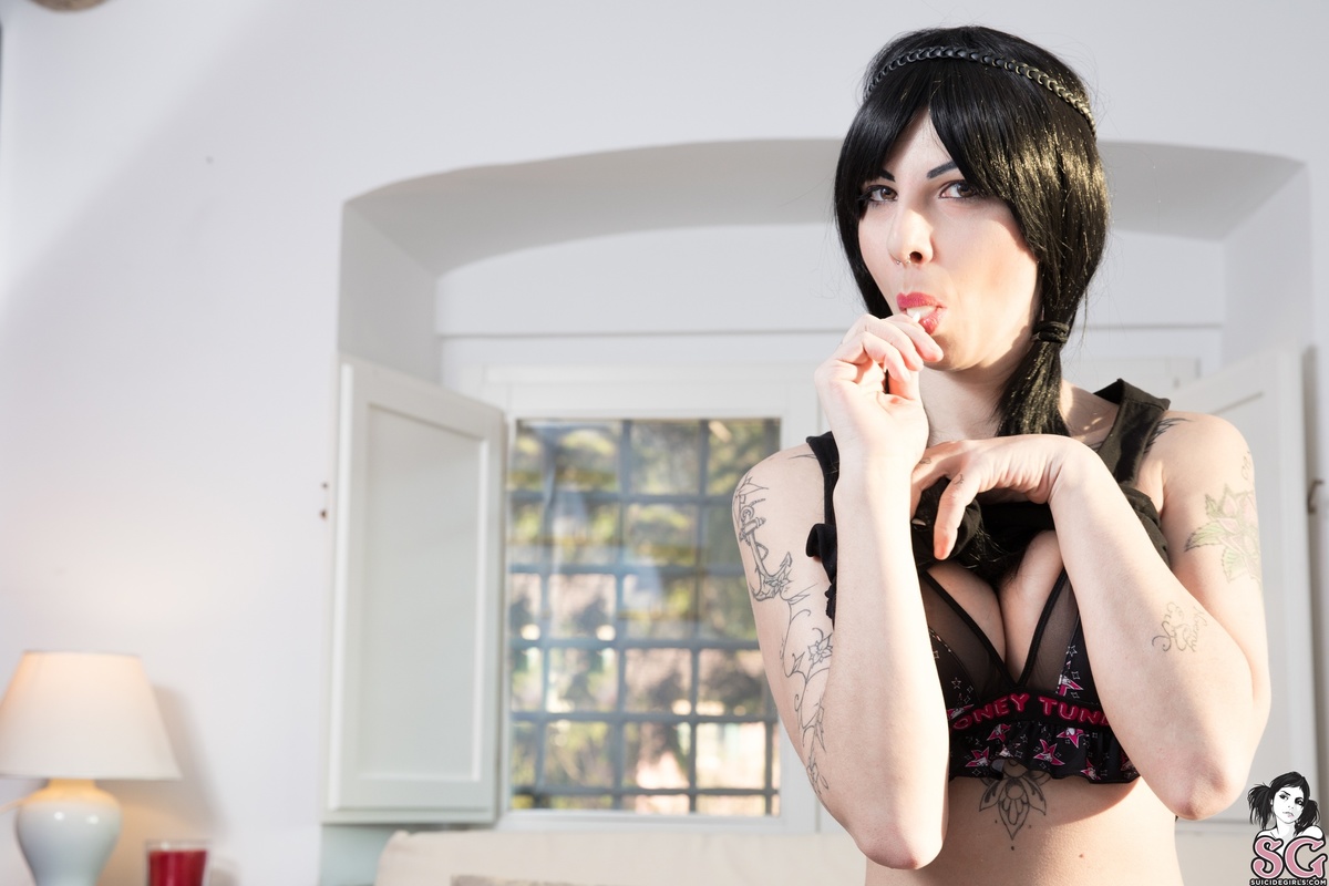monique86-lolita-13.jpg