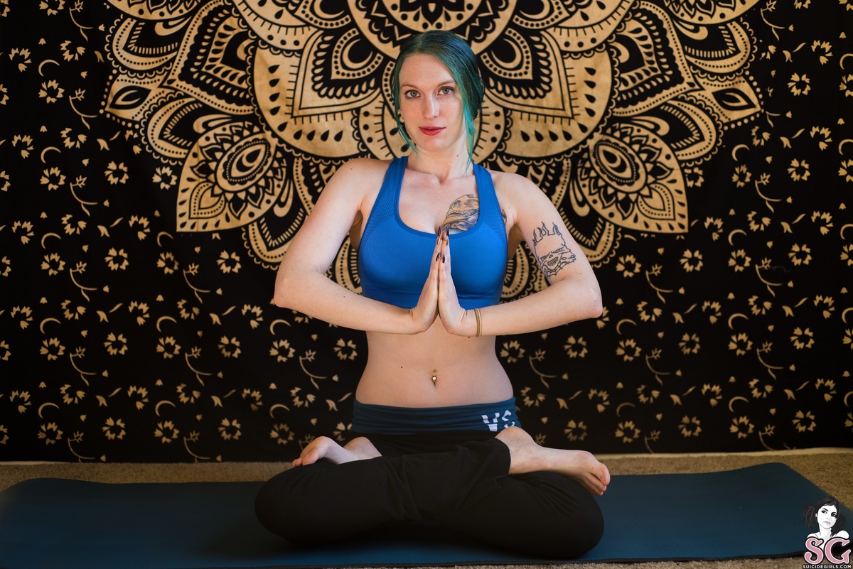 vorigan-namaste-01.jpg