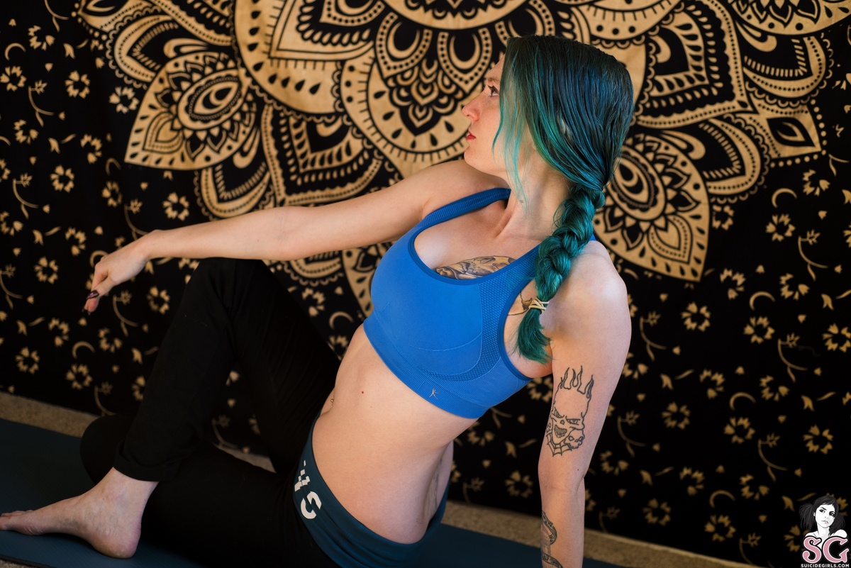 vorigan-namaste-05.jpg