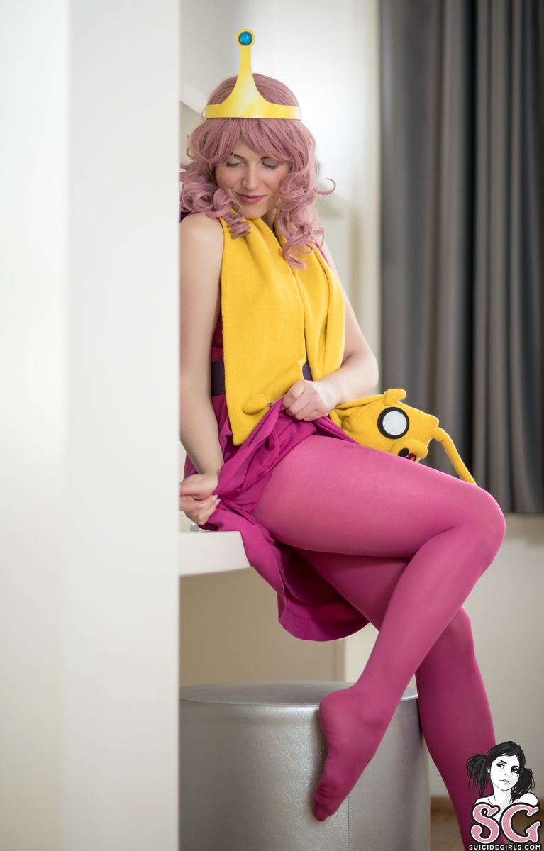 kittyqueen-aprincessinpink-05.jpg