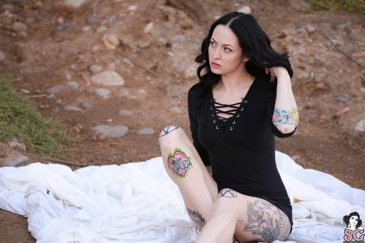 svana-notofthisworld-07.jpg