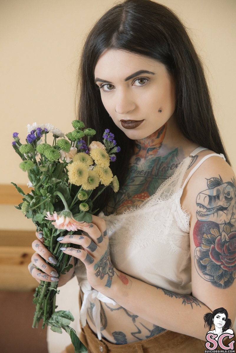 toxyfoxy-tellmewhatislove-05.jpg
