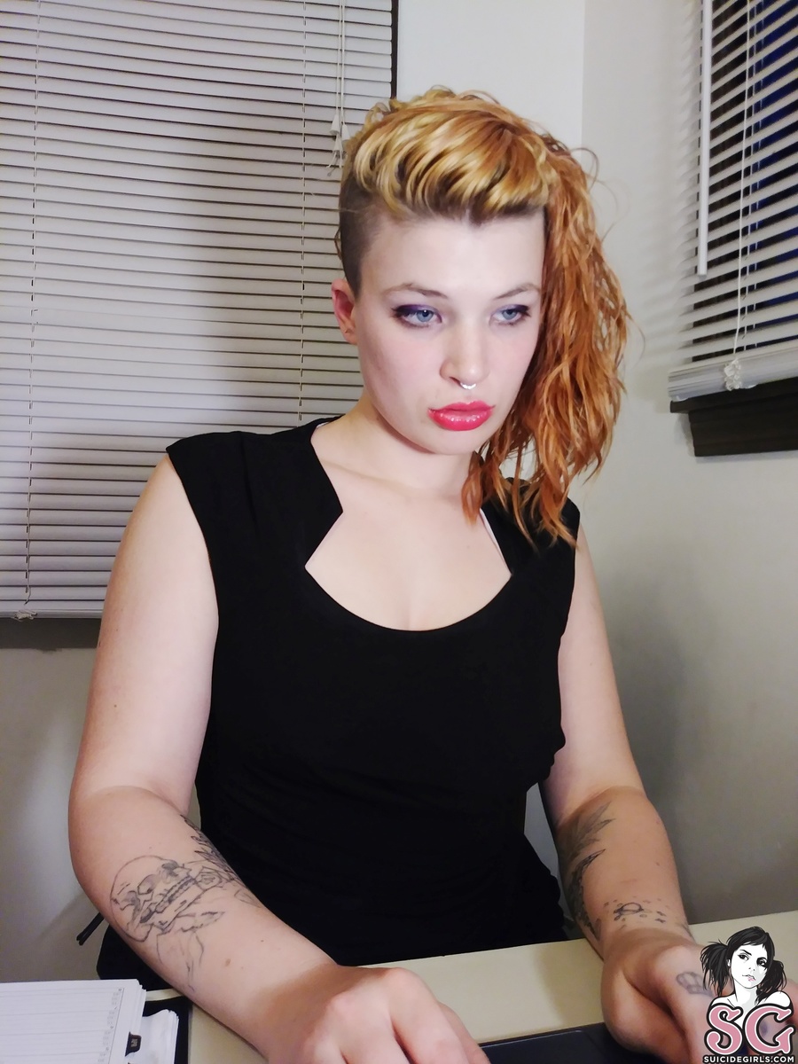lexiswolfe-asexydayattheoffice-09.jpg