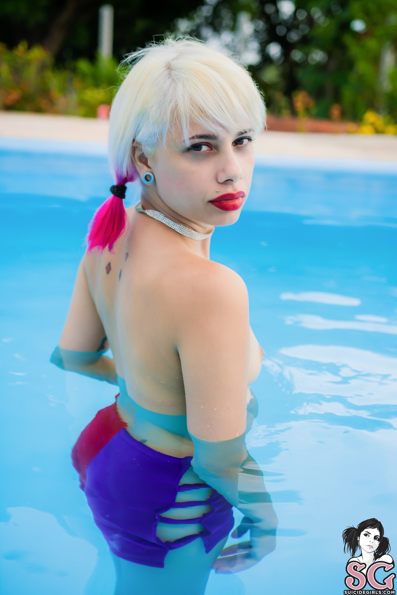 luie-apooldaywithharley-33.jpg