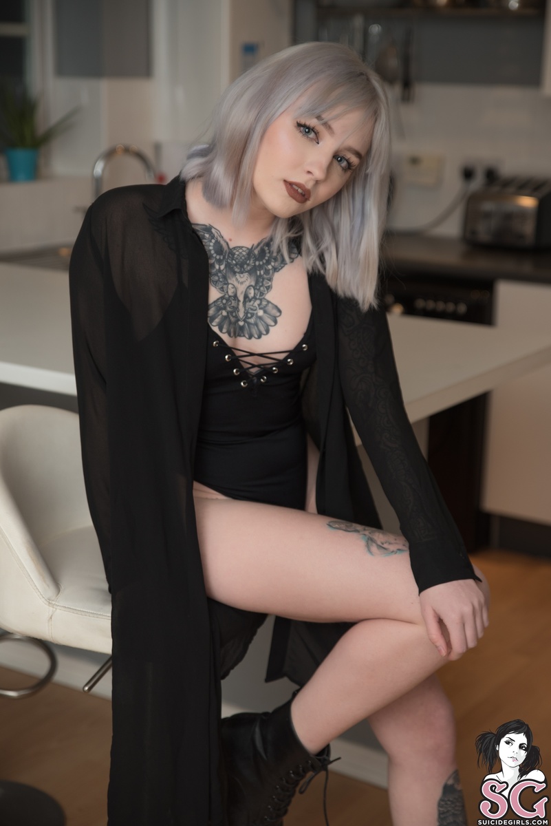 runa-heavenupsidedown-01.jpg