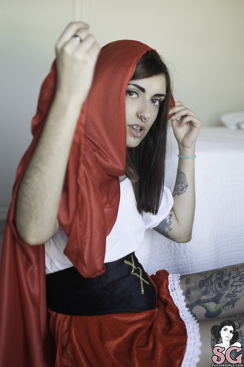 instantdeath-sweetlittleredridinghood-11.jpg