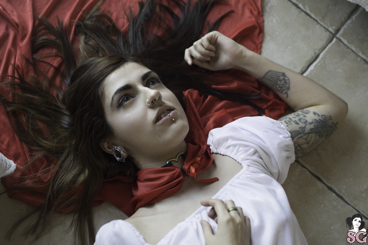 instantdeath-sweetlittleredridinghood-13.jpg