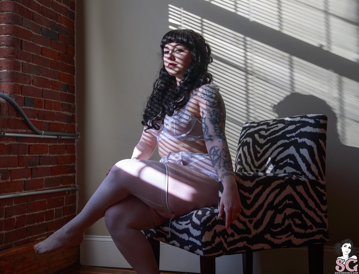 freyamae-afternoondelight-09.jpg