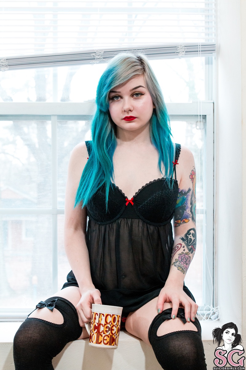 coffinskiss-bluedream-03.jpg