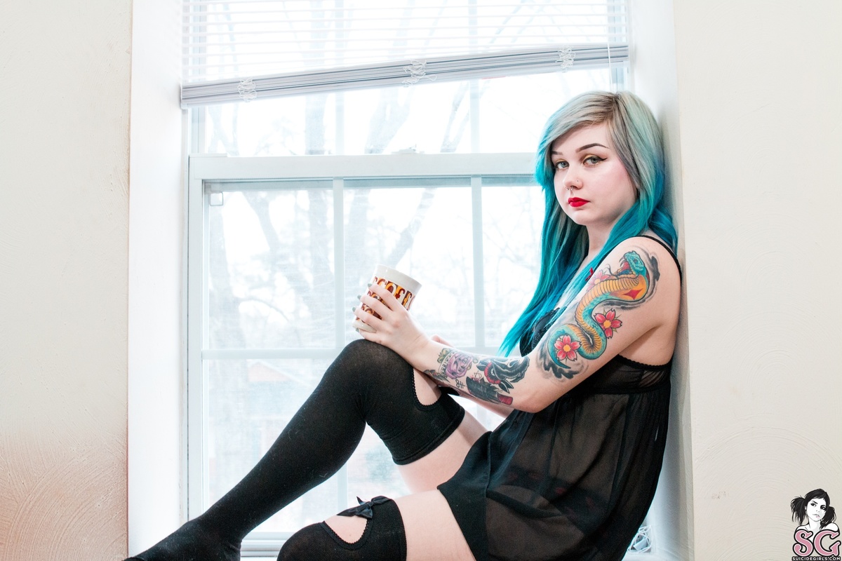 coffinskiss-bluedream-05.jpg