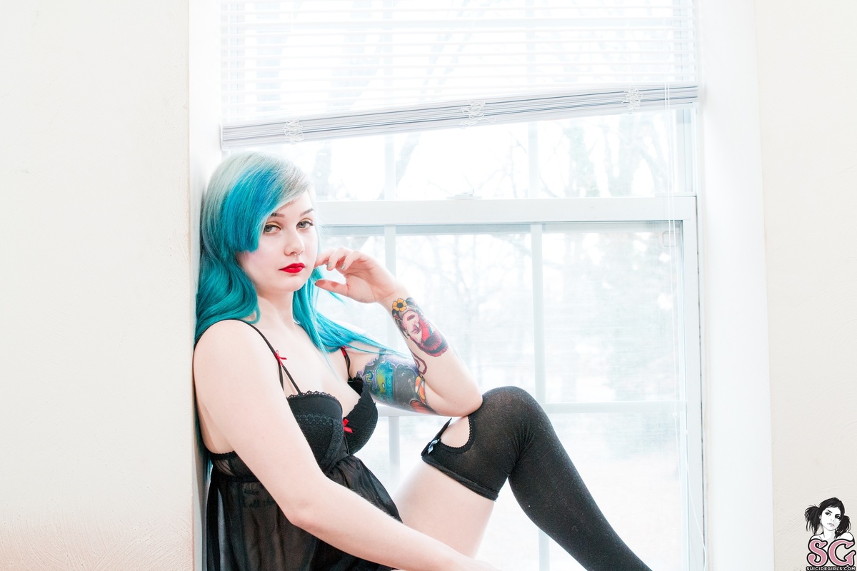 coffinskiss-bluedream-09.jpg