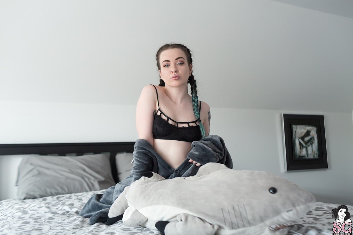 aurralee-lovebites-09.jpg