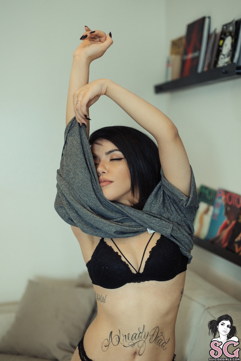amygreen-secretsdontmakefriends-13.jpg