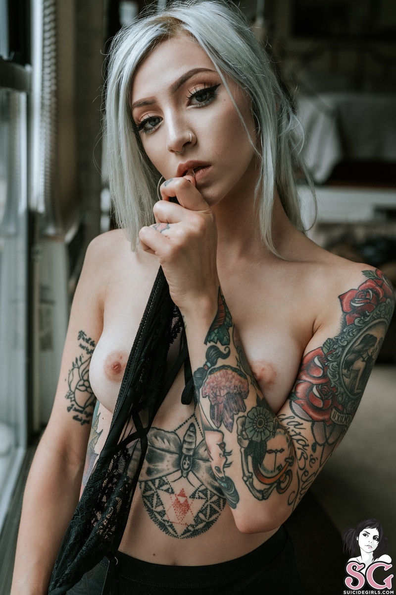 ivory-tourniquet-09.jpg