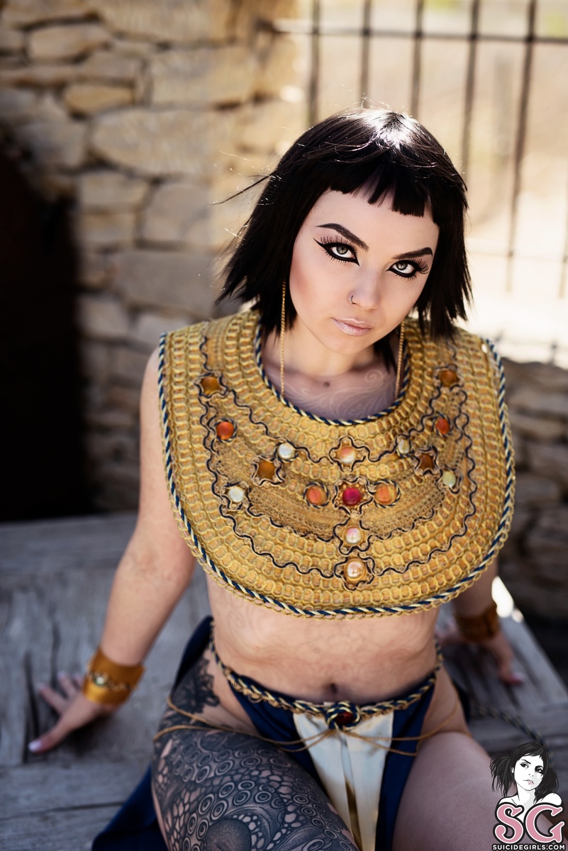karanlit-thelastqueenofegypt-05.jpg