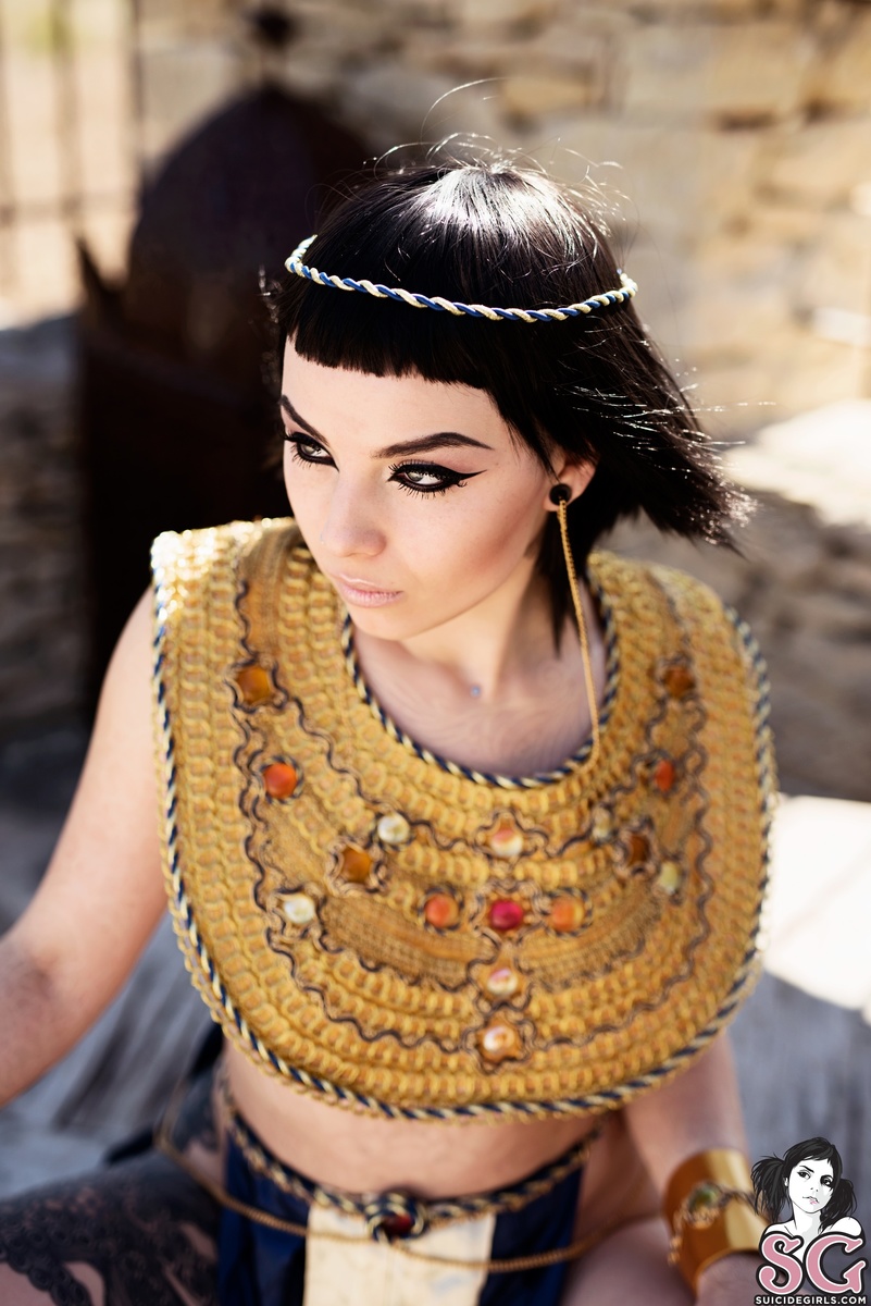 karanlit-thelastqueenofegypt-07.jpg