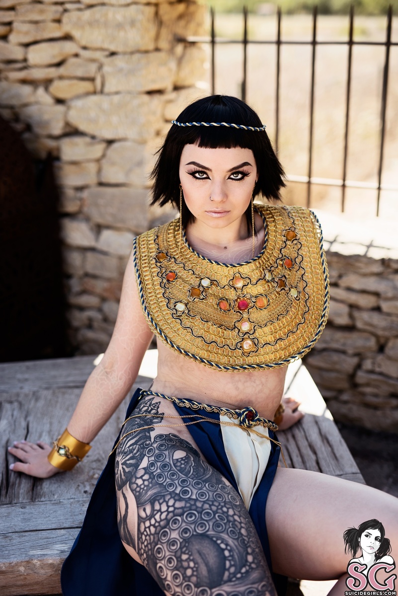 karanlit-thelastqueenofegypt-09.jpg