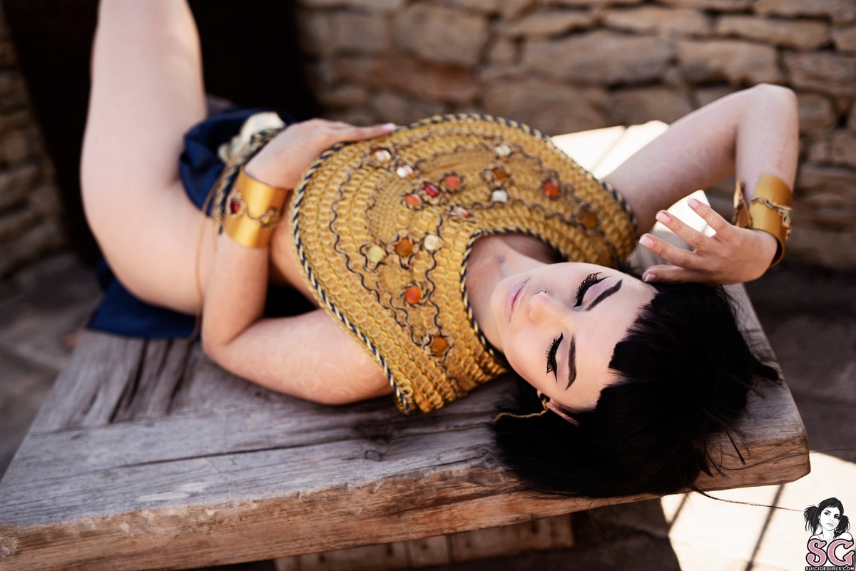 karanlit-thelastqueenofegypt-13.jpg
