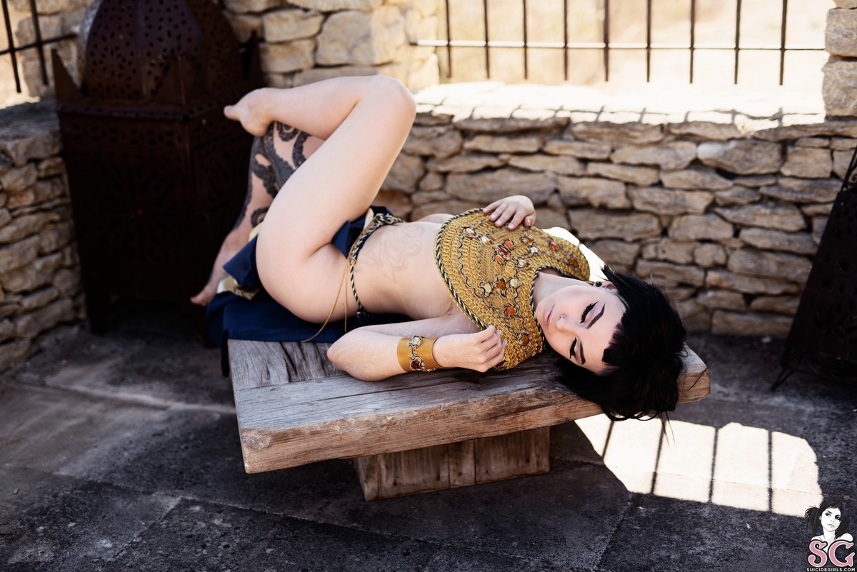 karanlit-thelastqueenofegypt-15.jpg