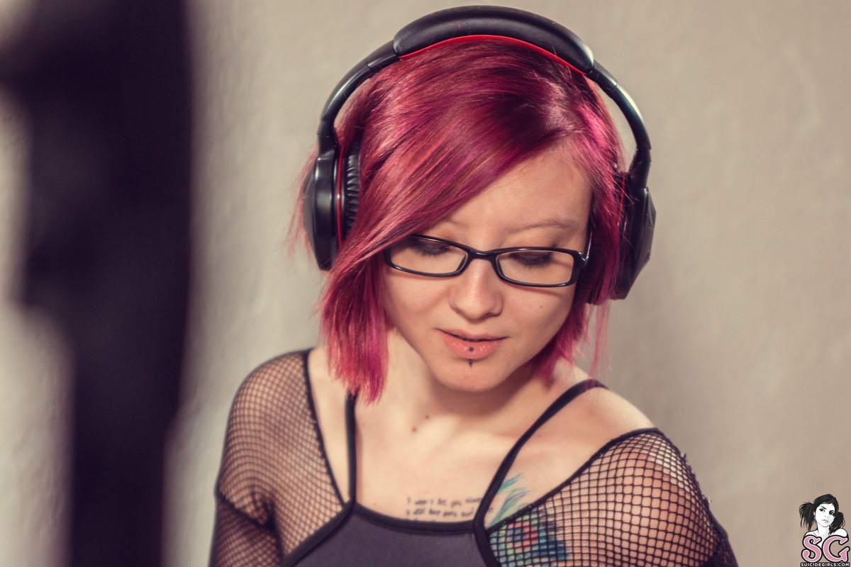 jaynamolana-imwiththeband-03.jpg