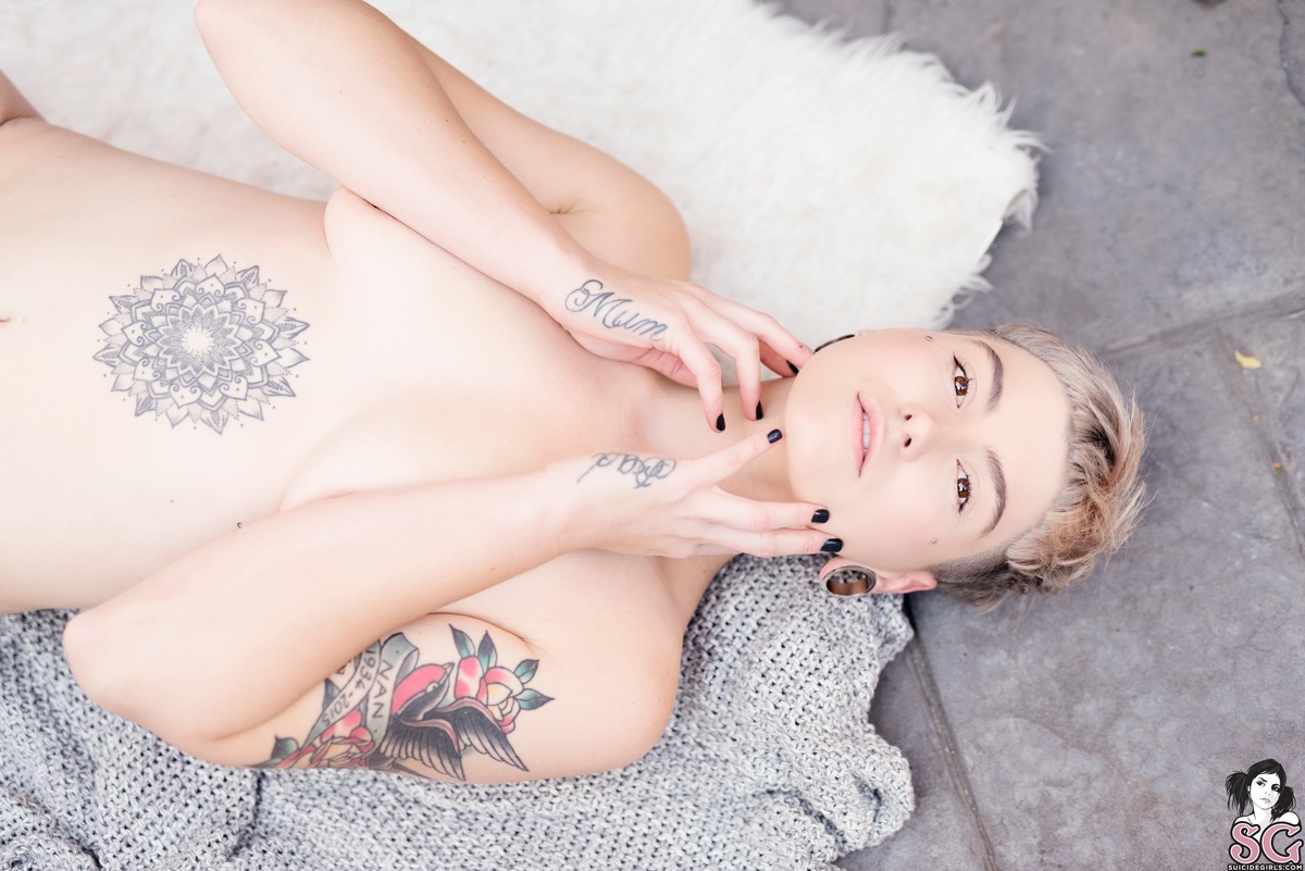 louisawood-selfloveclub-33.jpg