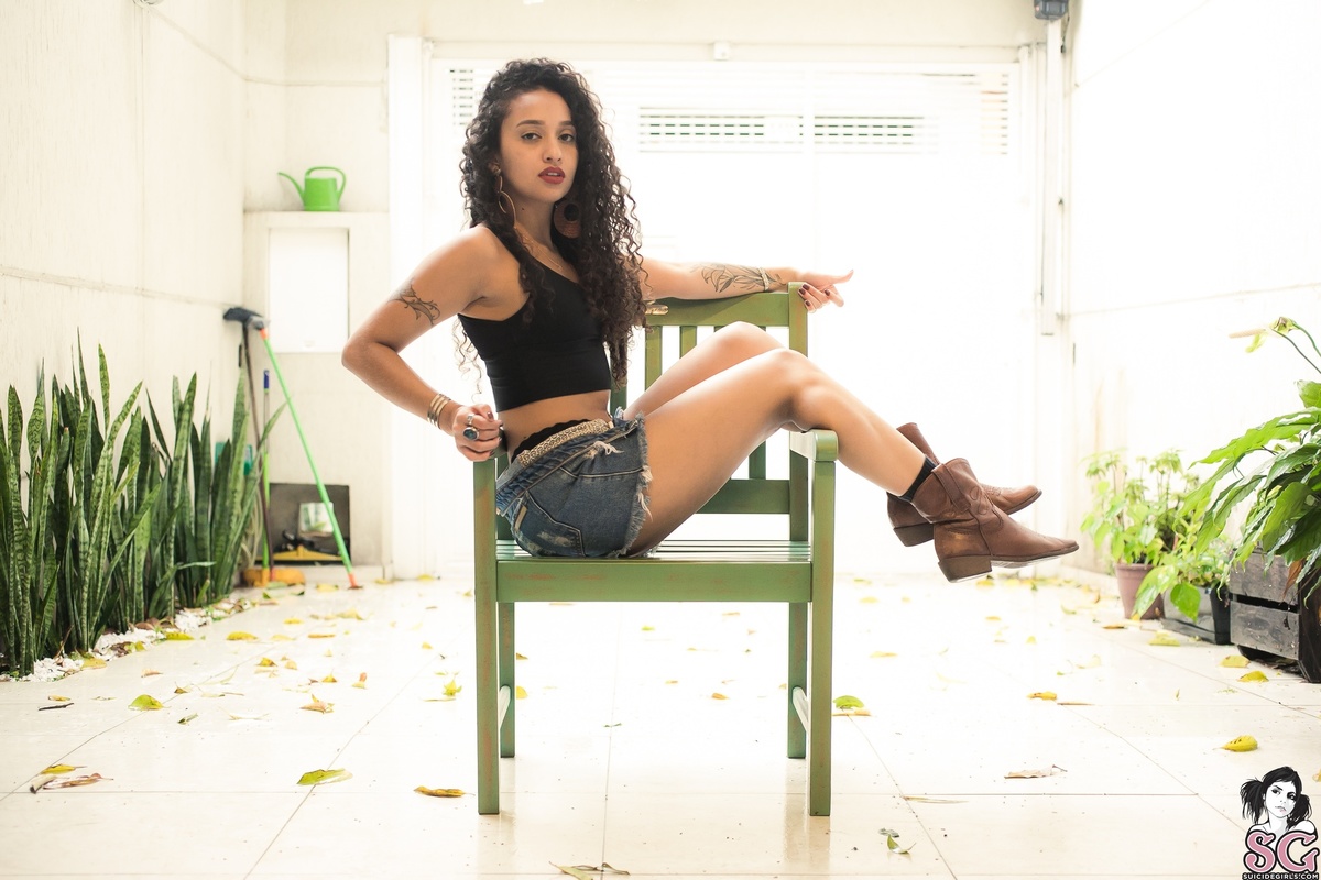 ludmilascura-mygreenchair-01.jpg