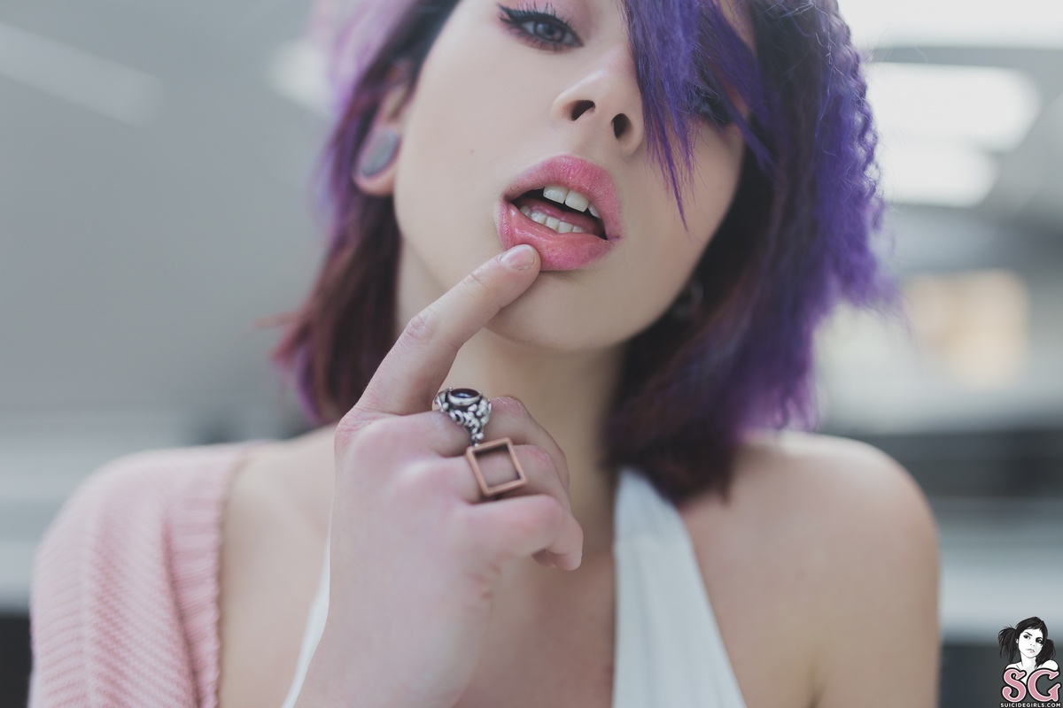 nebra-ivy-03.jpg