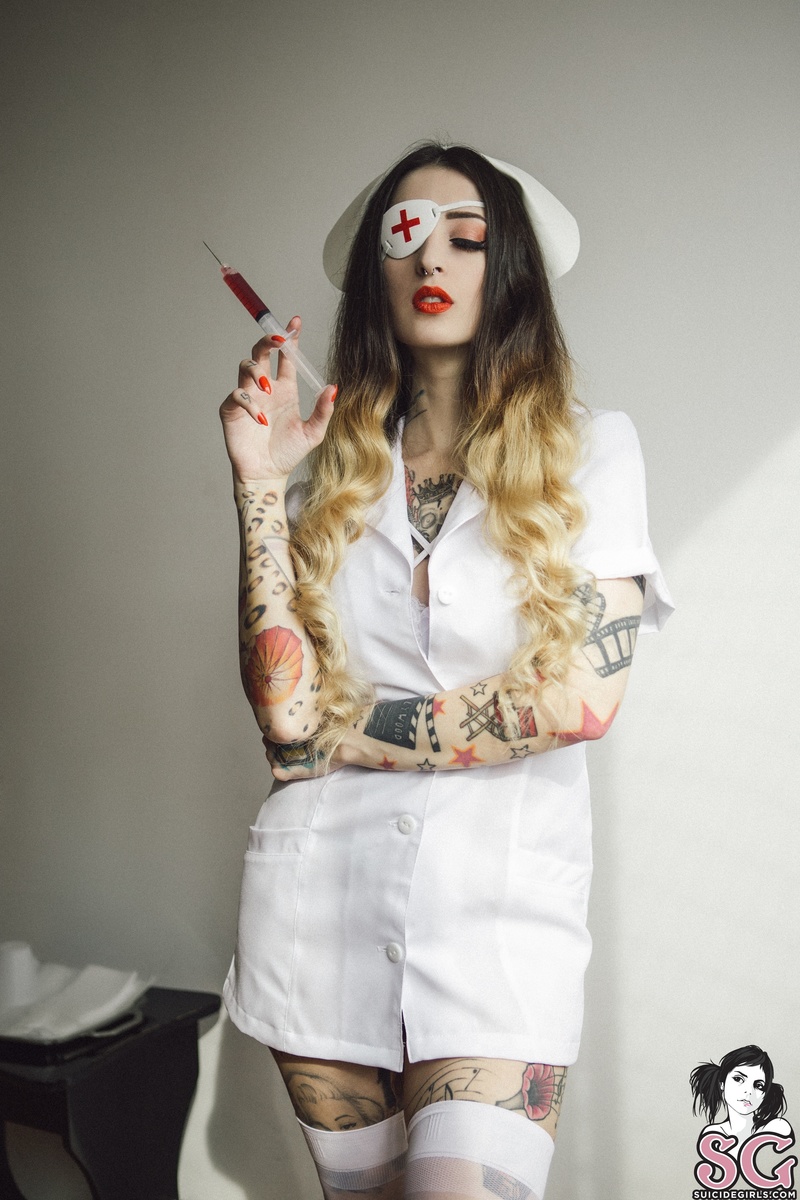 jacqueline-californiamountainsnake-03.jpg