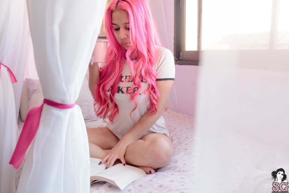 sweetchainsaw-pinkopal-01.jpg