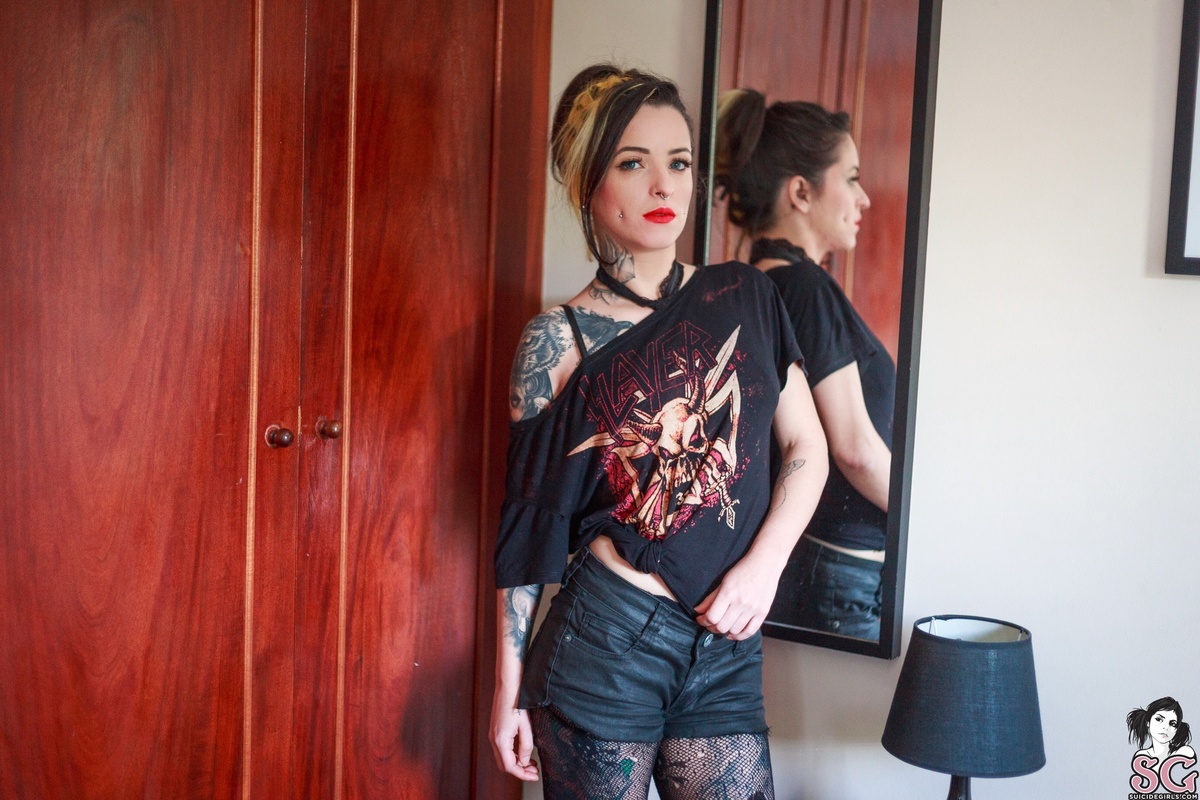 cherryalves-youagainstyou-01.jpg