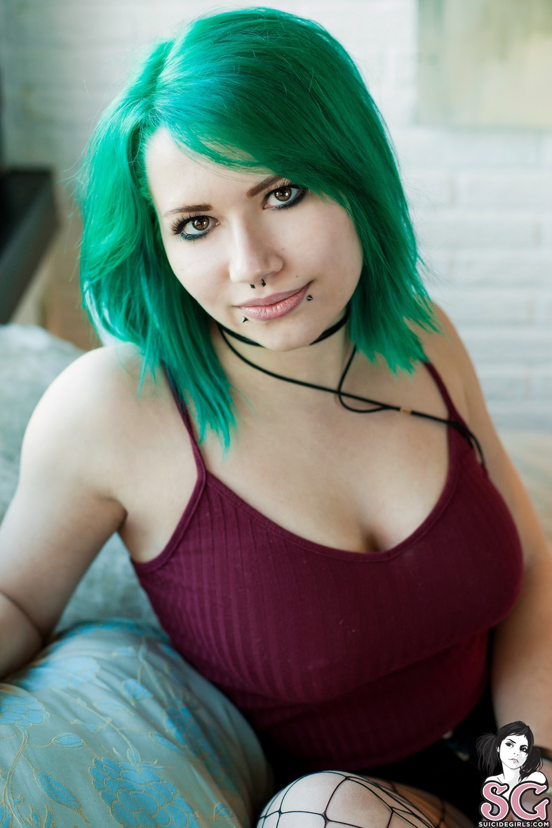 veelana-lonelyday-01.jpg