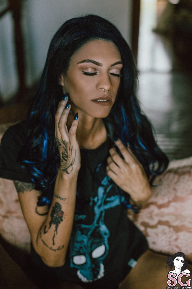 rowenna-thekillingmoon-07.jpg