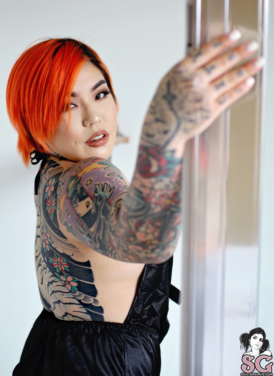 booteasee-drippingingold-05.jpg