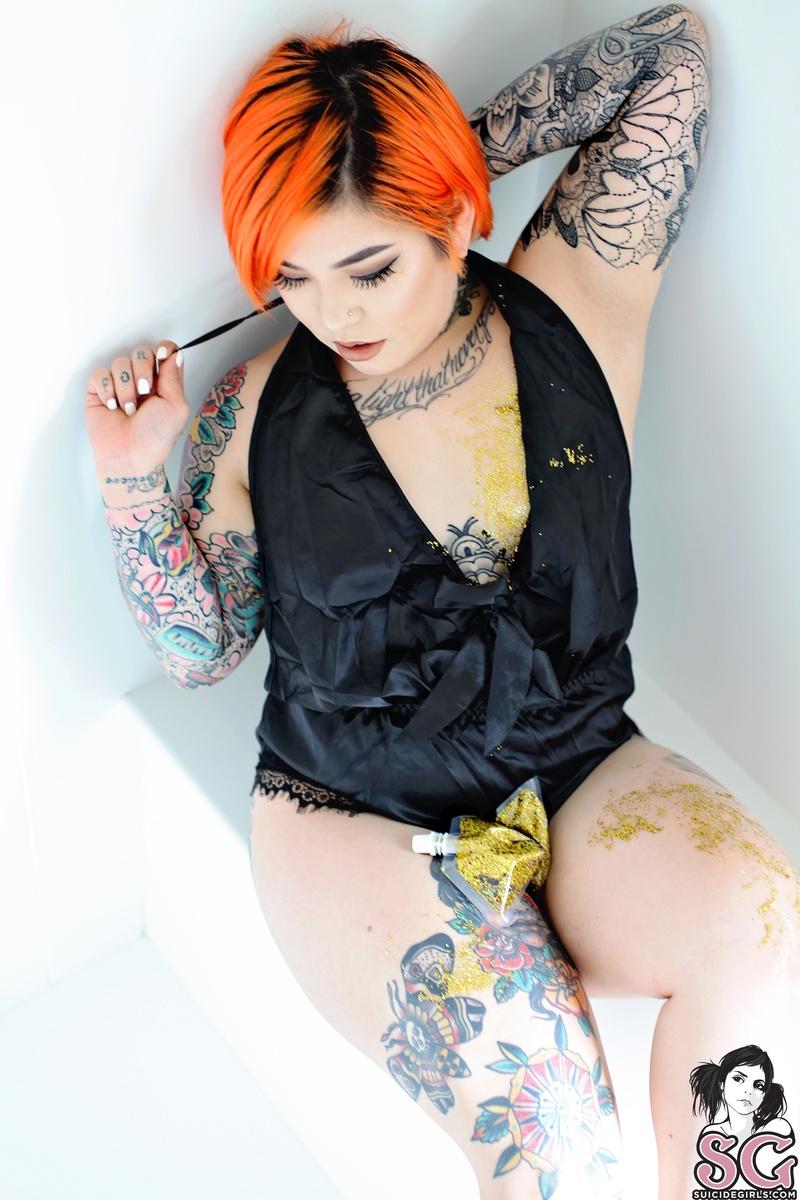 booteasee-drippingingold-15.jpg