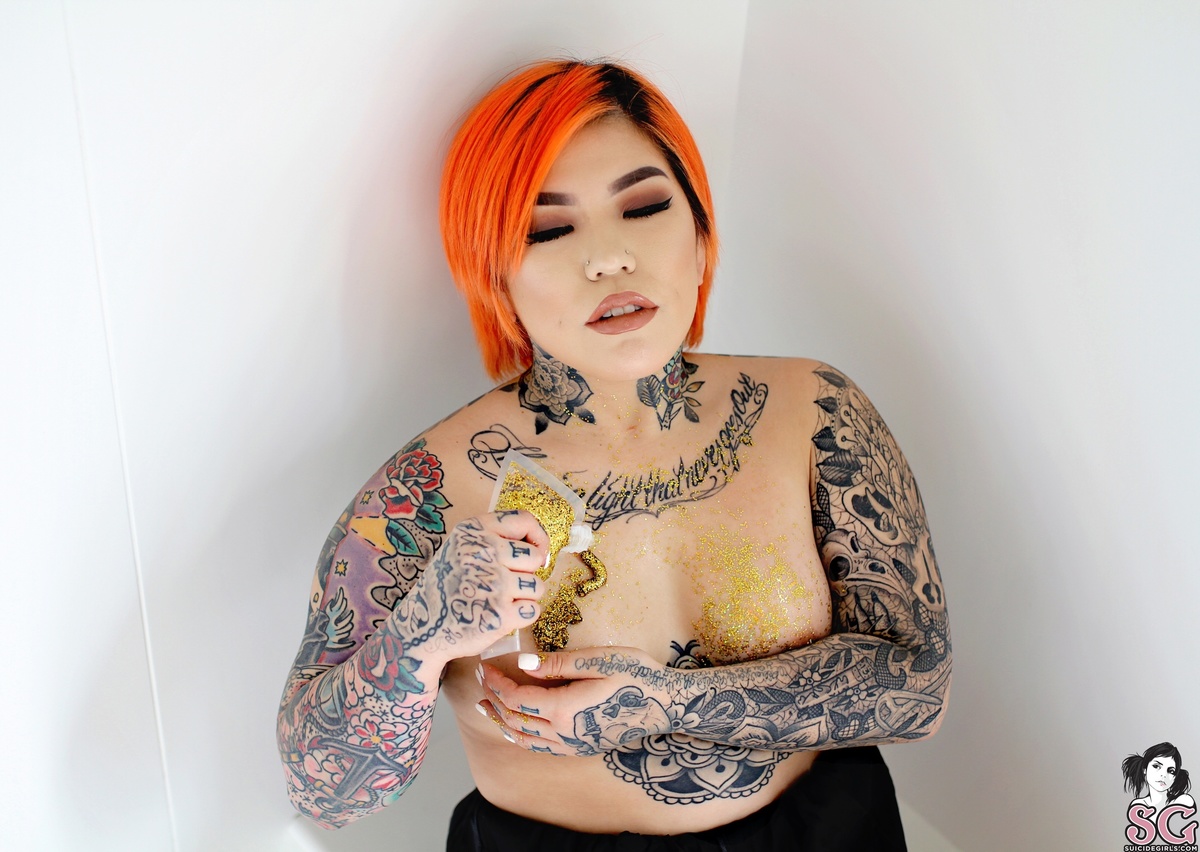booteasee-drippingingold-17.jpg