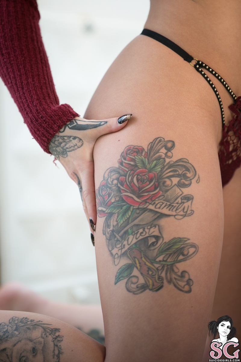 danimarie365-thevoyeur-05.jpg