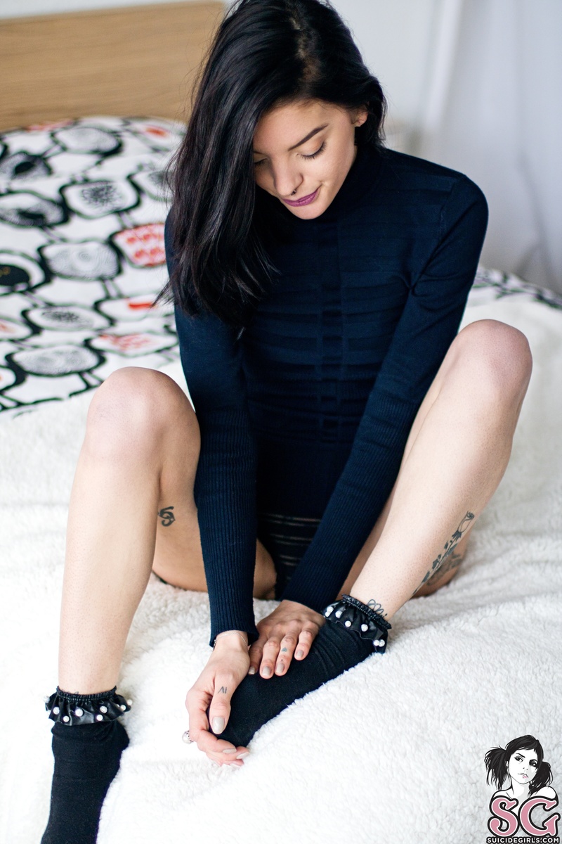 skywonder-babydollneedarocknroll-01.jpg