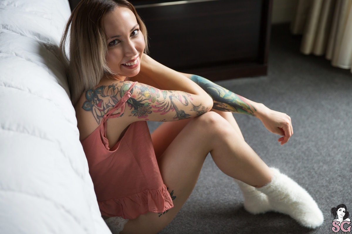 haydin-fuzzysocks-03.jpg