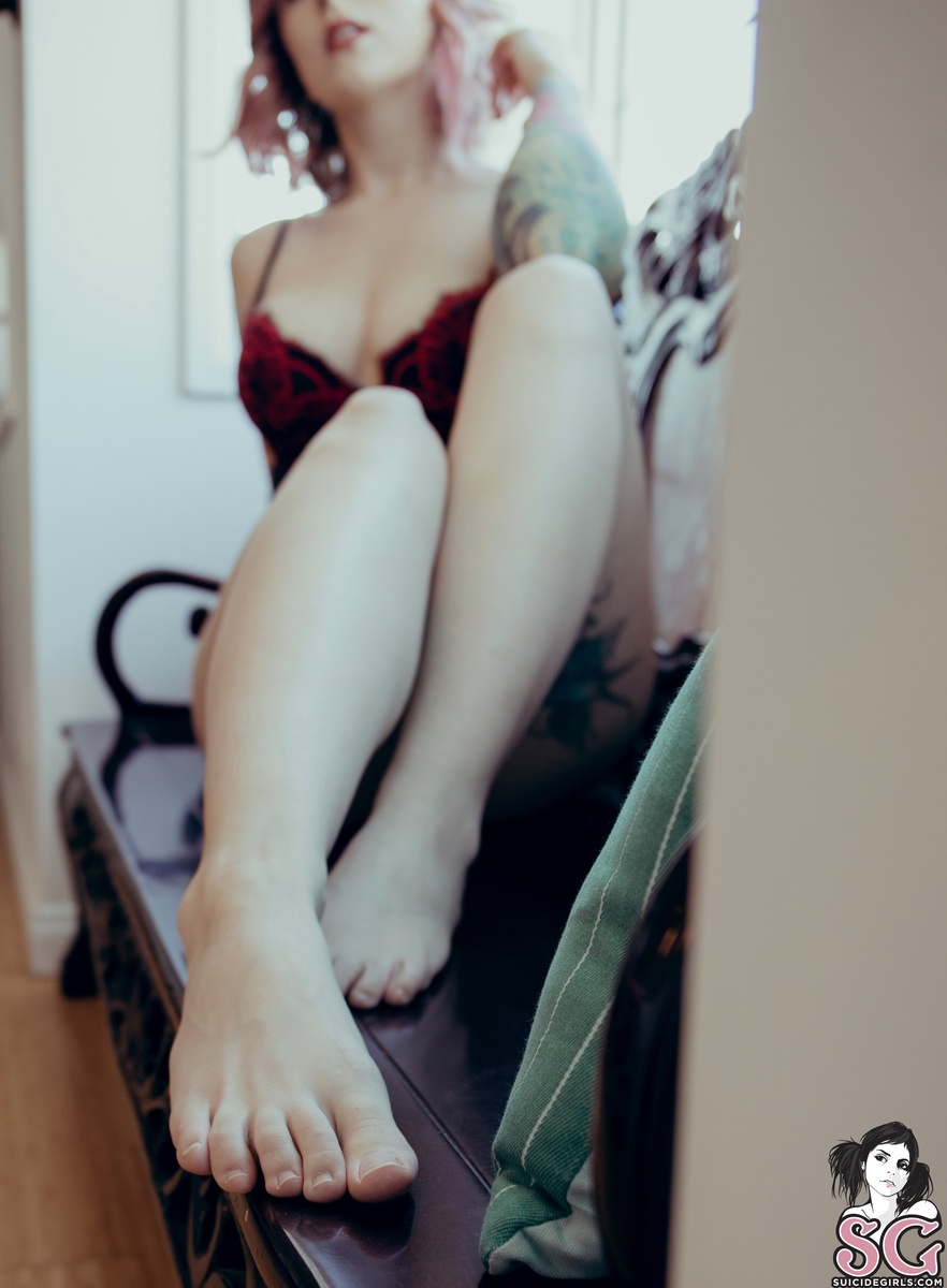 moonchiild-afeelingicantname-03.jpg