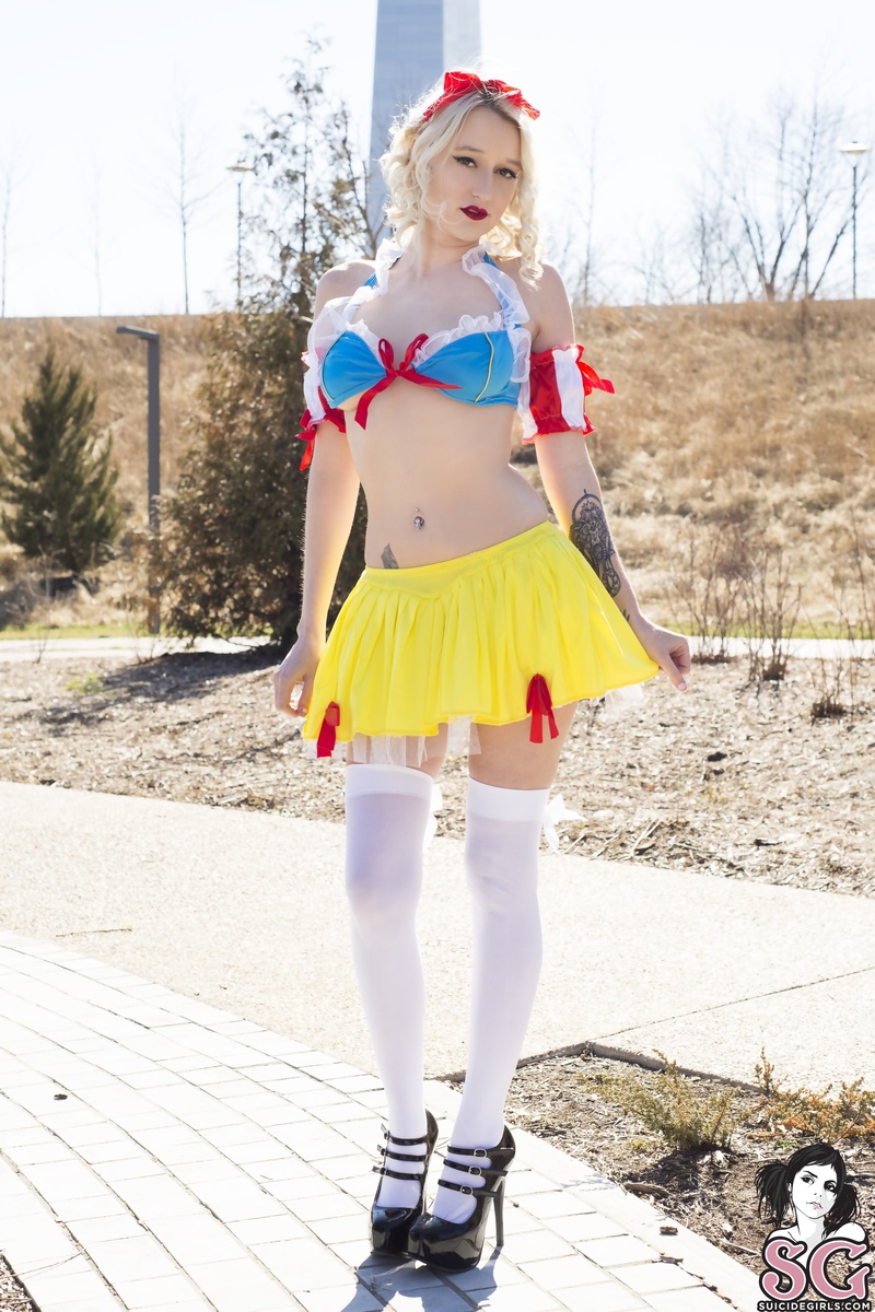 evelyndoll83-sultrysnowwhite-01.jpg