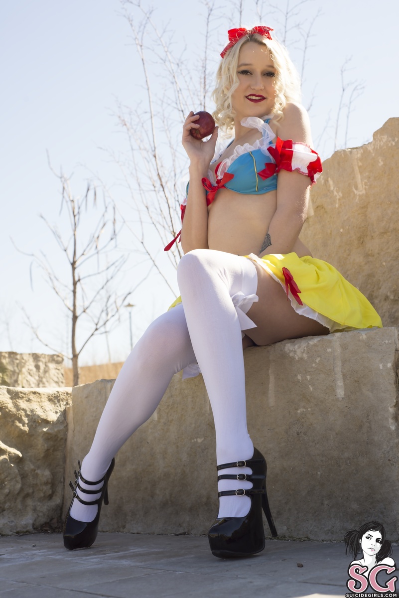 evelyndoll83-sultrysnowwhite-23.jpg