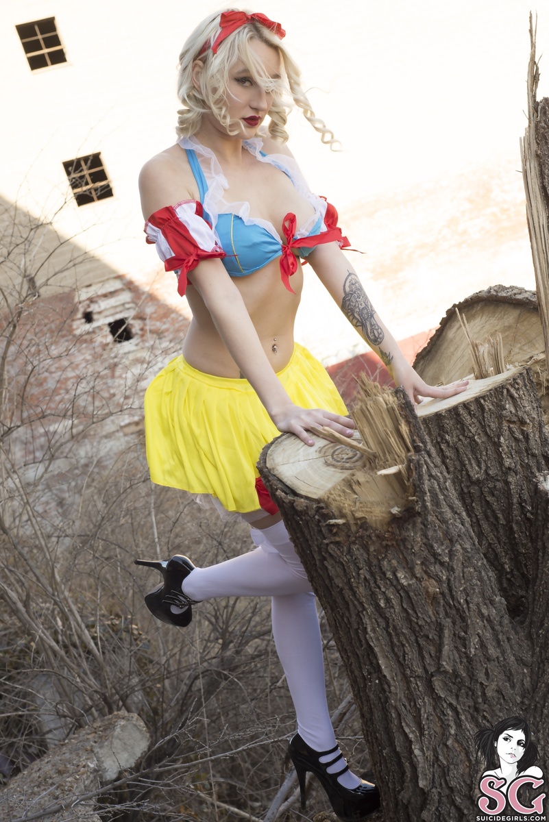 evelyndoll83-sultrysnowwhite-29.jpg