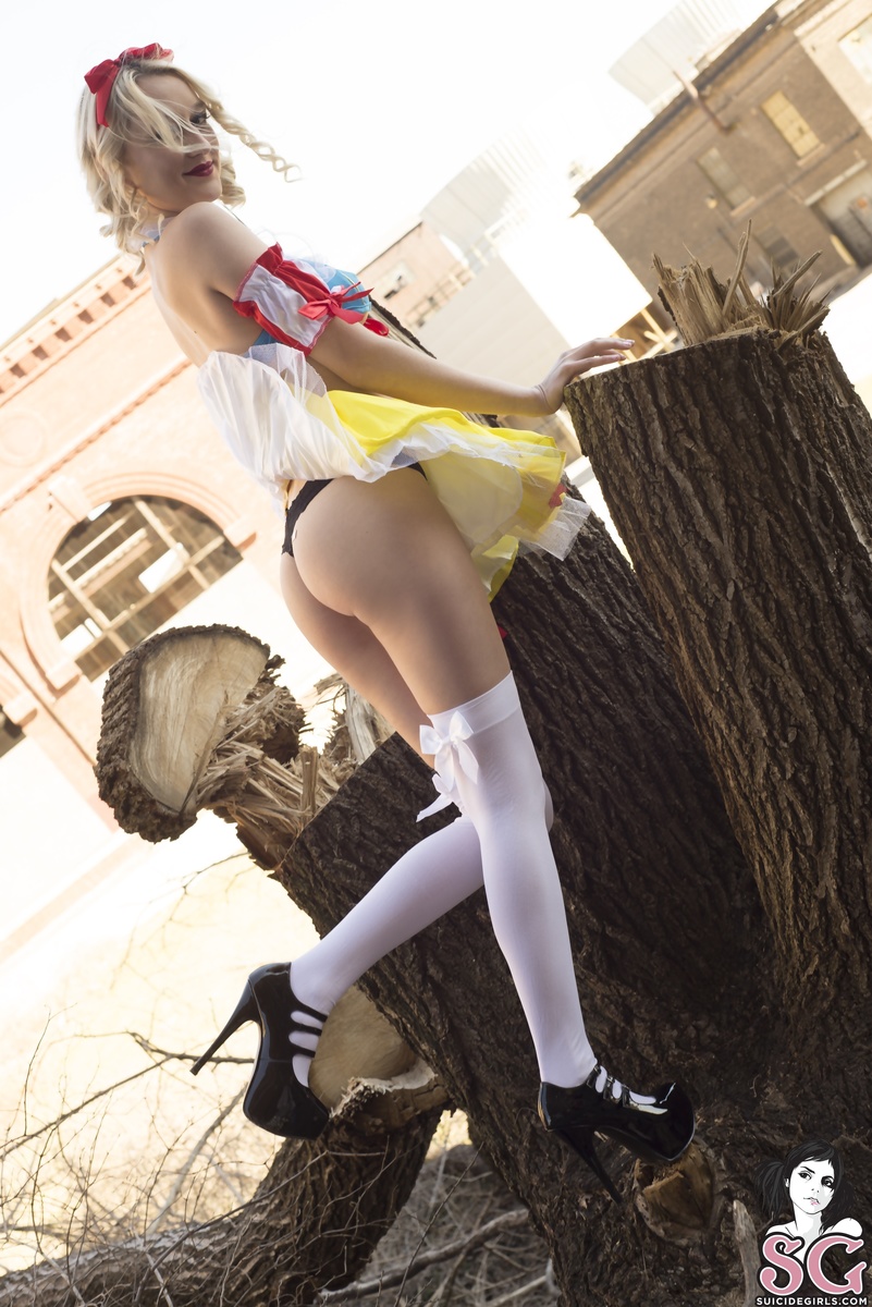 evelyndoll83-sultrysnowwhite-31.jpg