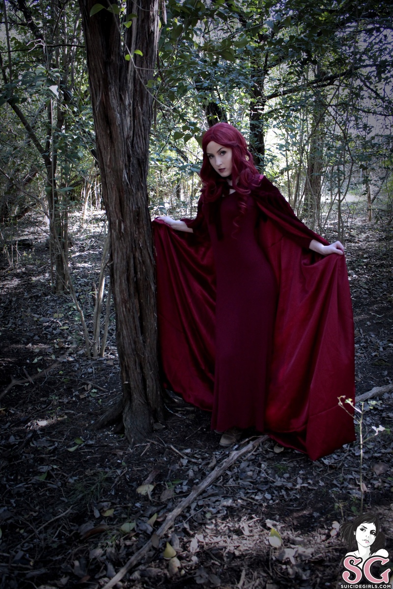 melissadrew-theredwoman-03.jpg