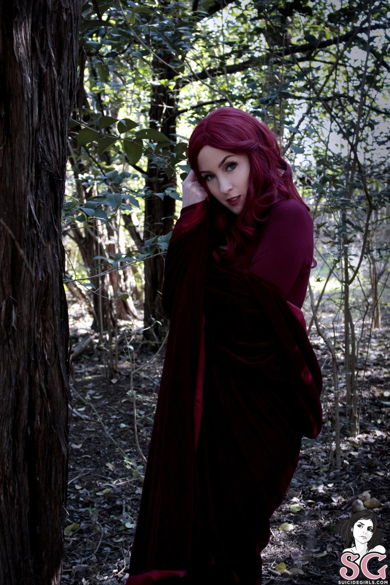 melissadrew-theredwoman-05.jpg
