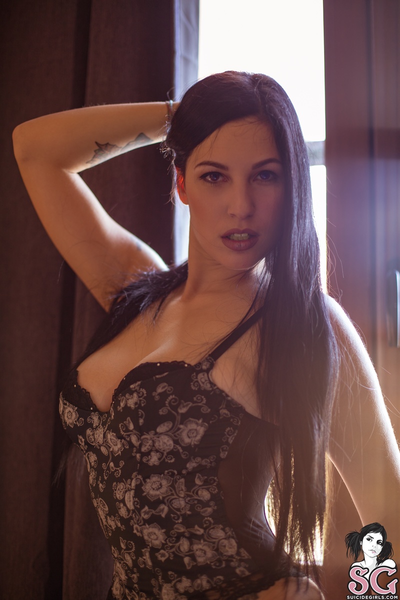 reika-theimpossibleselection-05.jpg