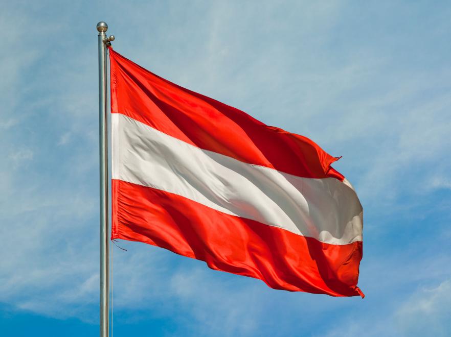 2270956-flaga-narodowa-austrii-882-660.jpg